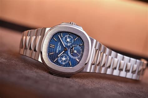 patek philippe nautilus 5740g ราคา|A Review of the Patek Philippe Nautilus .